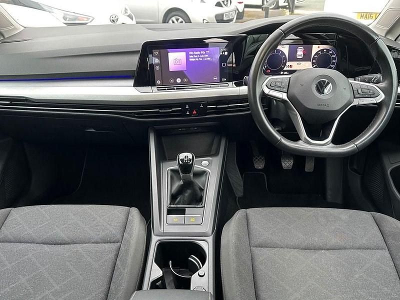 Second-hand VW Golf VIII S 130 CP (95 kW) 2022 Gri Hatchback