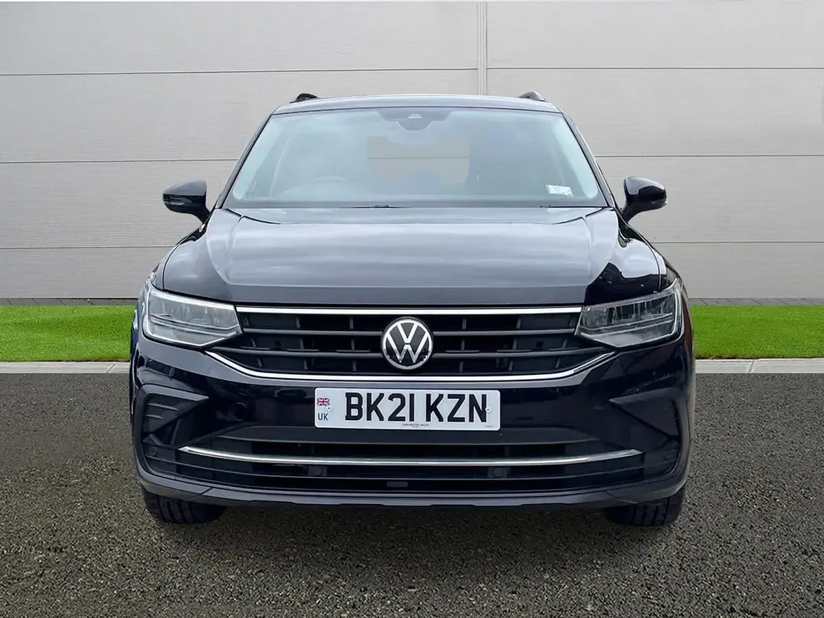 Usado VW Tiguan Life 150 HP (110 kW) 2021 Preto SUV