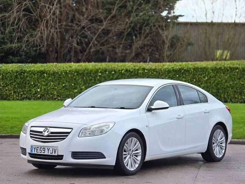 Used Vauxhall Insignia 2010 White Hatchback
