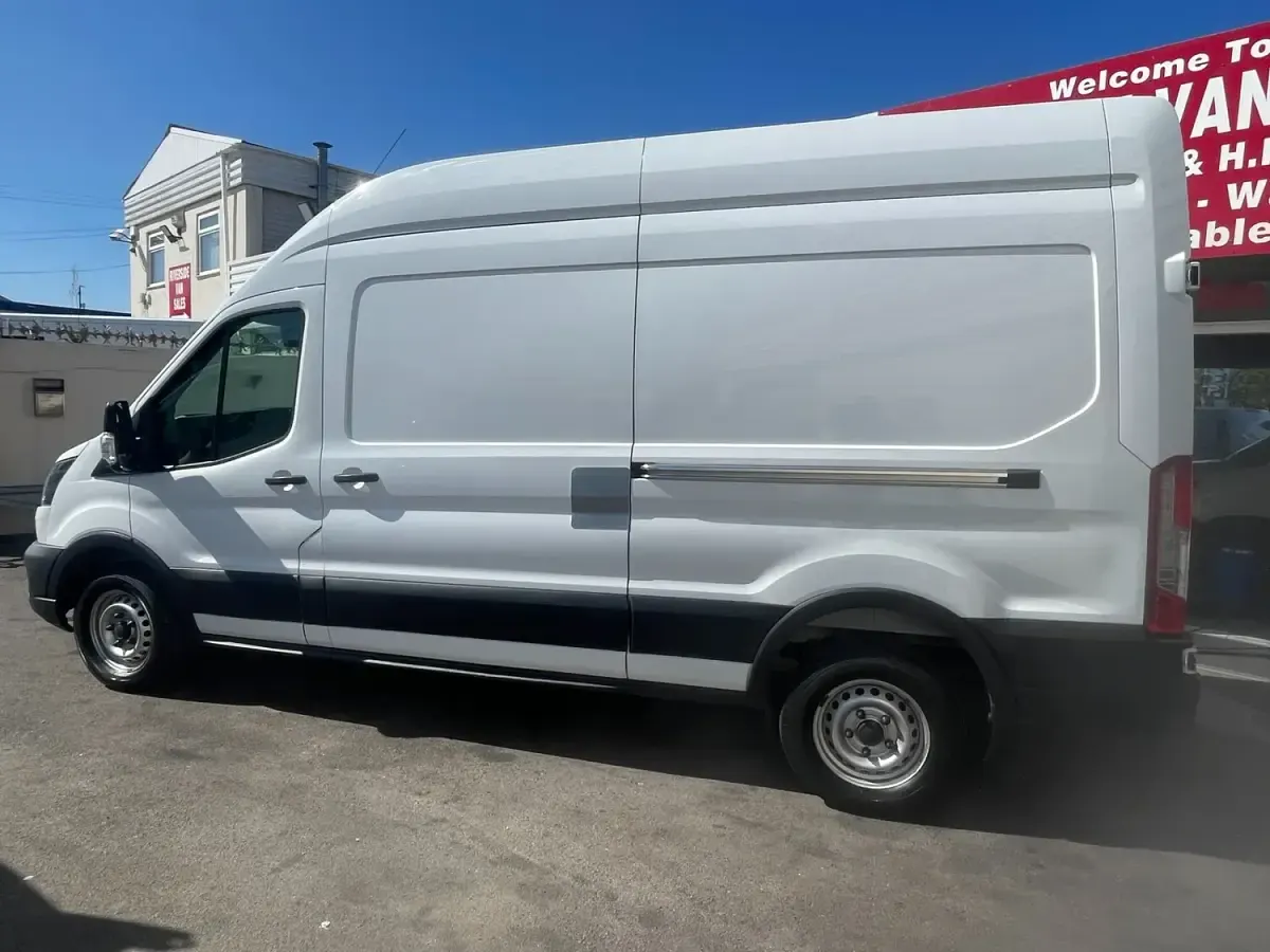 Used Ford Transit 130 HP (95 kW) 2021 White Van