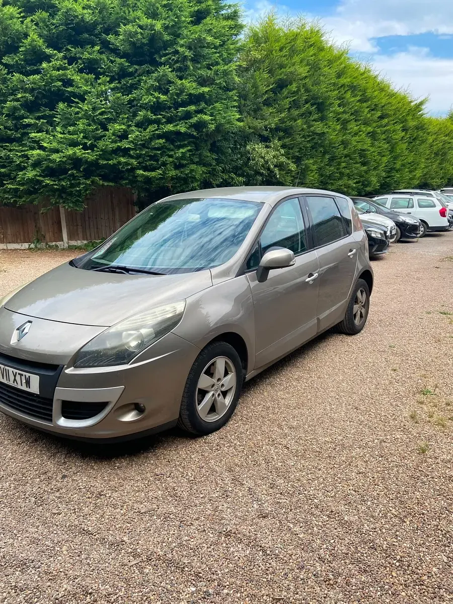 Used Renault Scénic III Dynamique 2011 Beige MPV