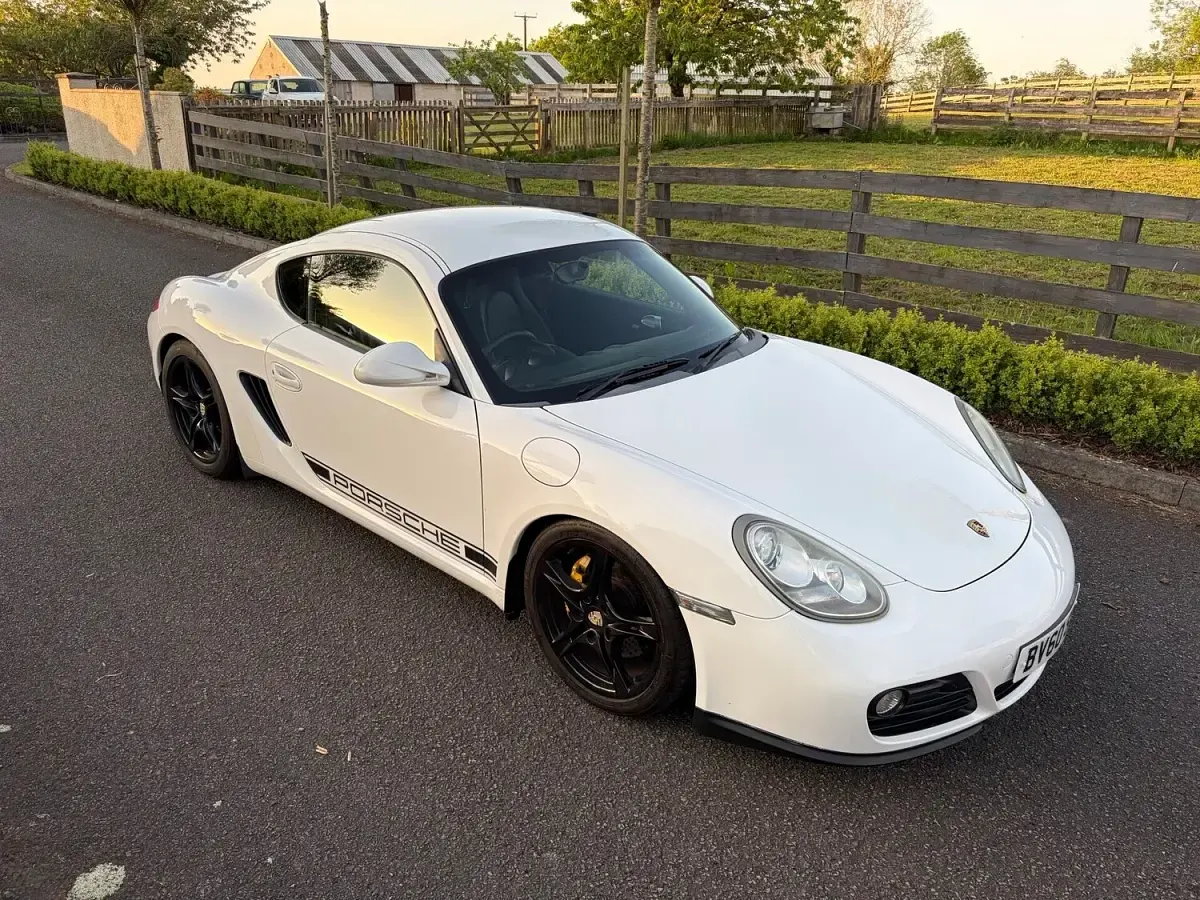 Used Porsche Cayman 265 HP (194 kW) 2010 White Coupe