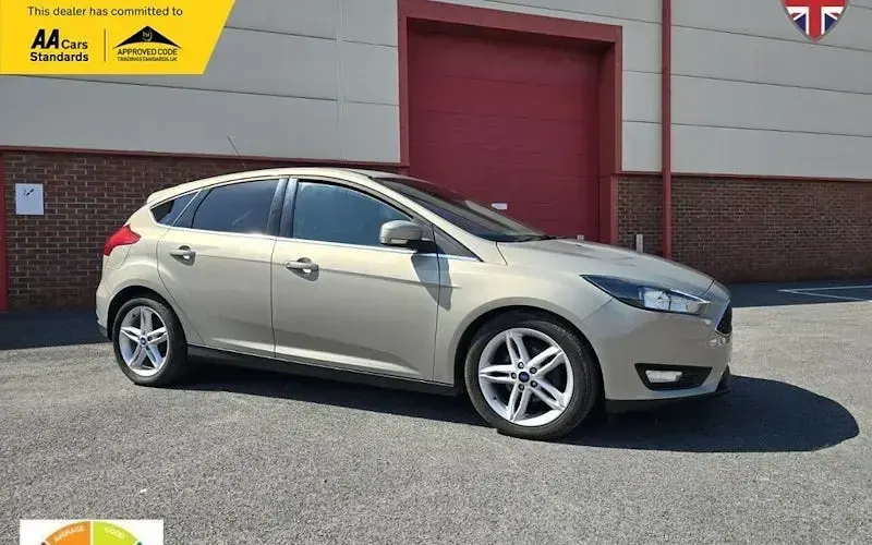Used Ford Focus Zetec 120 HP (88 kW) 2015 Hatchback