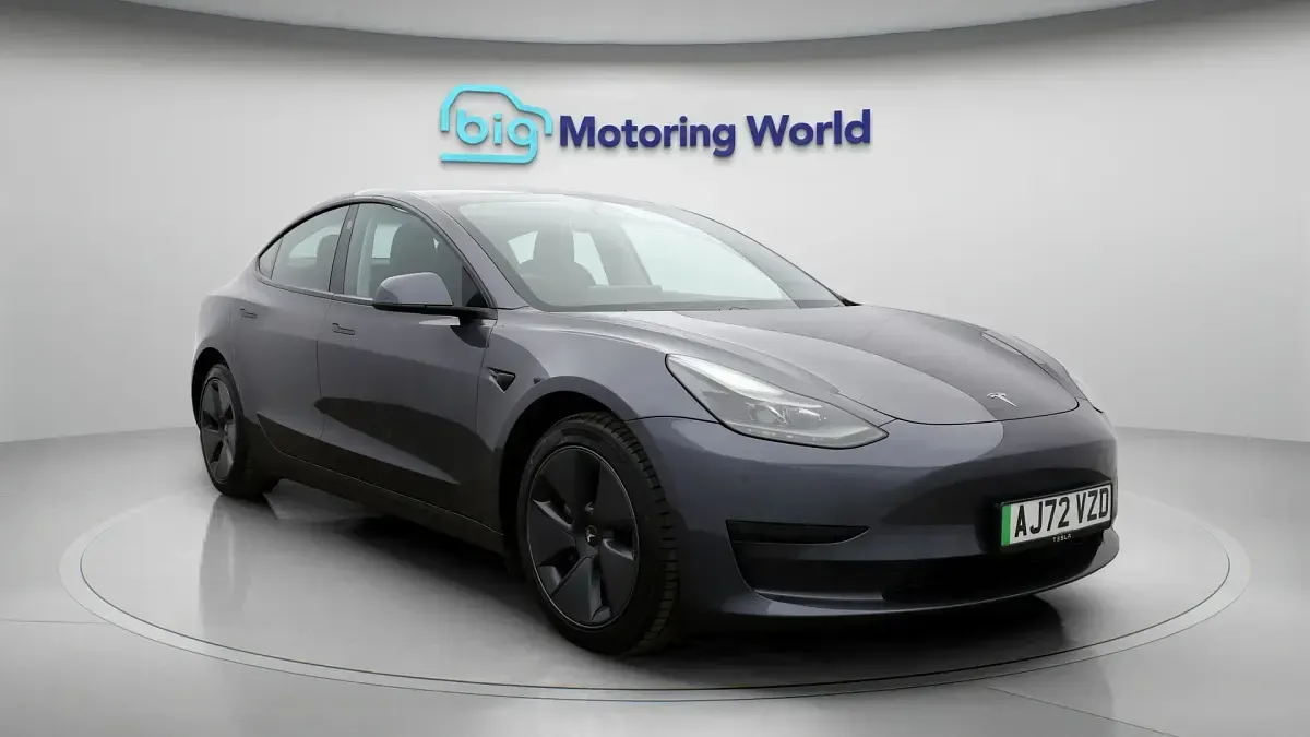Używany Tesla Model 3 RWD 235 kW (320 KM) 2022 Sedan/Limuzyna