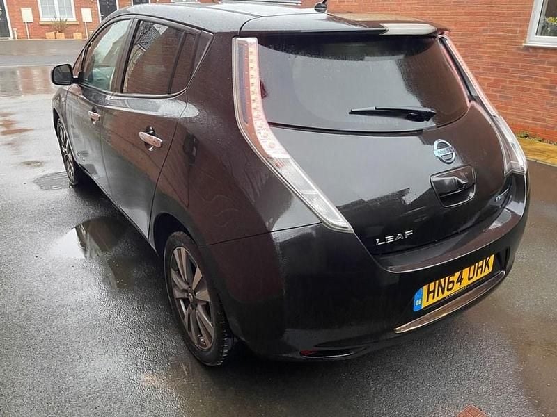 Used Nissan Leaf Tekna 80 kW (109 HP) 2014 Black Hatchback