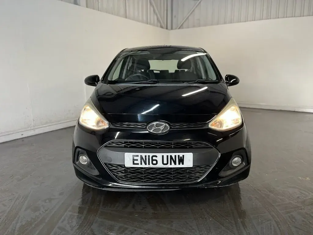 Used Hyundai i10 SE 87 HP (63 kW) 2016 Black Hatchback
