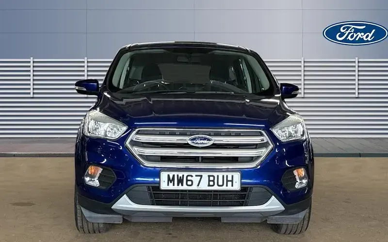 Usado Ford Kuga Zetec 182 CV (133 kW) 2017 Azul SUV