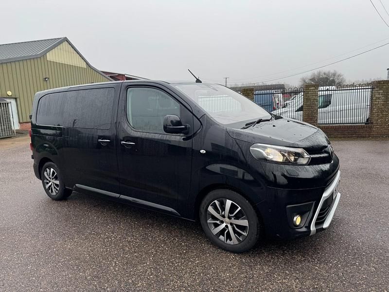 Black Used 2020 Toyota Proace Design MPV | £10,995 (Fair price) - Image 1/4
