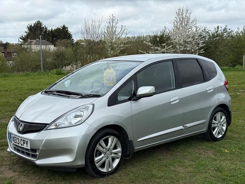 Used Honda Jazz ES 99 HP (72 kW) 2013 Silver Hatchback
