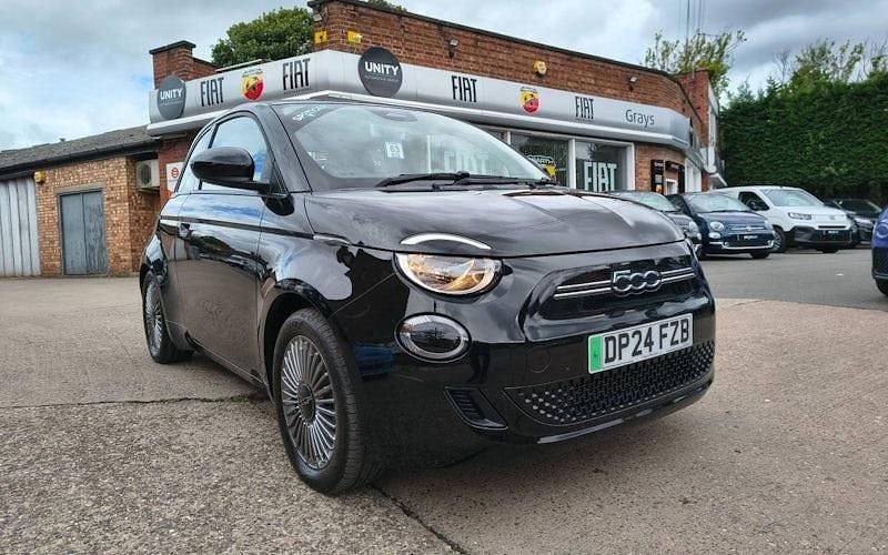 Black Used 2024 Fiat 500e Hatchback | £16,950 (Fair price) - Image 1/4