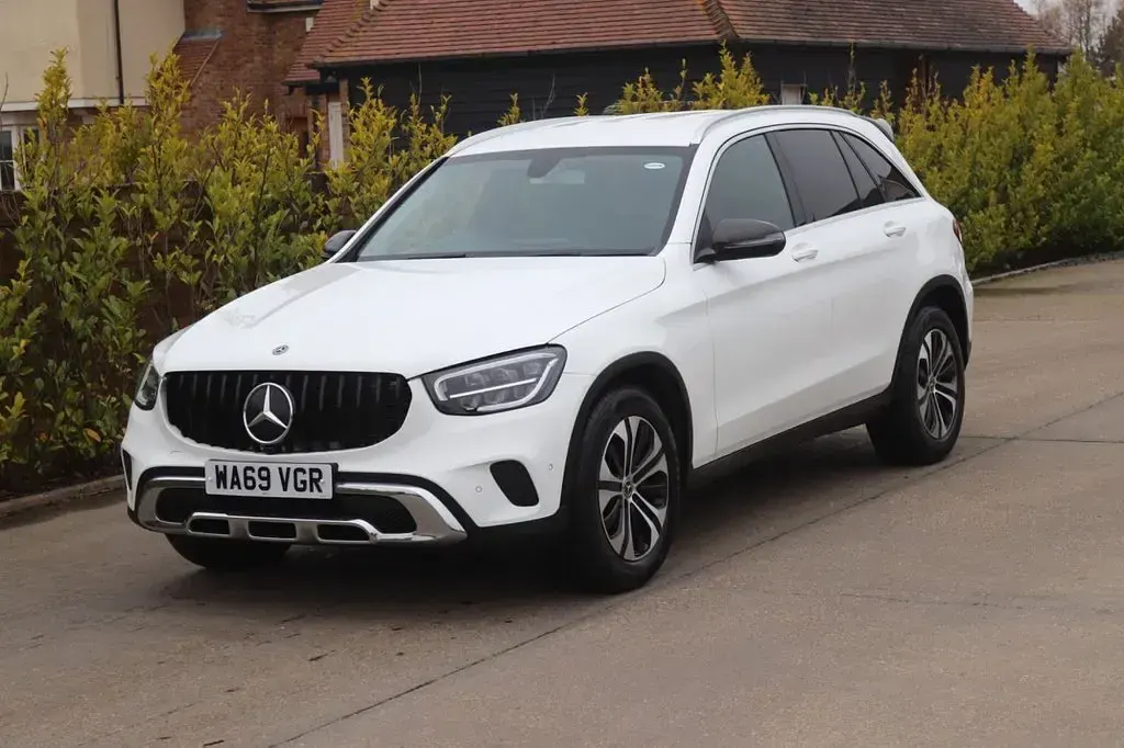 Used Mercedes GLC220 194 HP (142 kW) 2019 White SUV