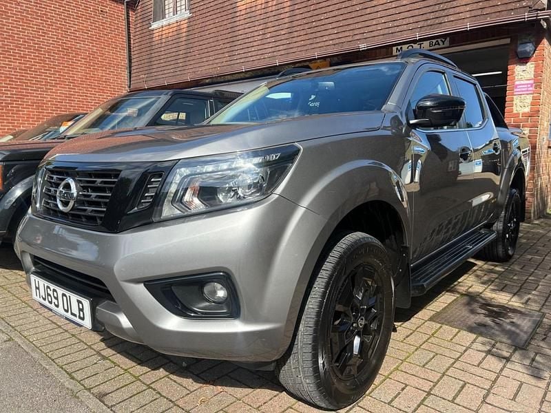 Used Nissan Navara N-Guard 190 HP (139 kW) 2019 Grey Pickup
