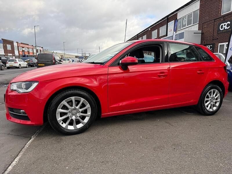 Used Audi A3 Design 2014 Red Hatchback