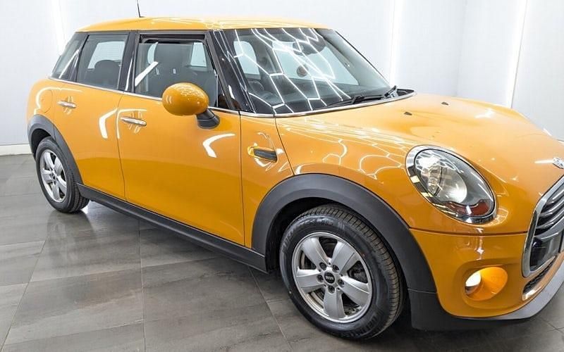 Usado Mini Cooper D Hatch 116 HP (85 kW) 2017 Citadino