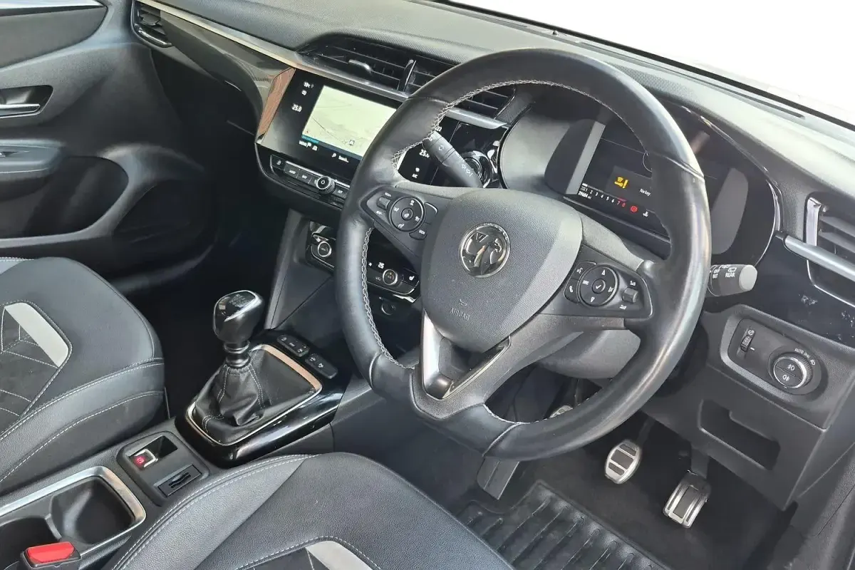 Used Vauxhall Corsa Ultimate 100 HP (73 kW) 2023 White Hatchback