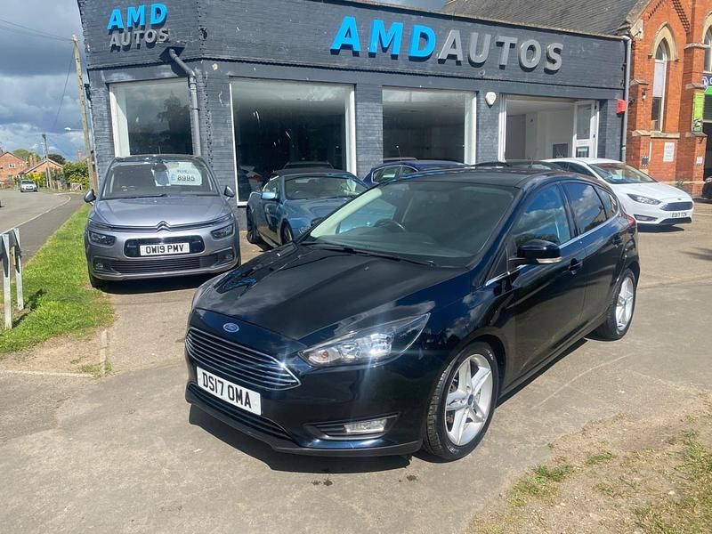 Used Ford Focus Zetec 125 HP (91 kW) 2017 Black Hatchback