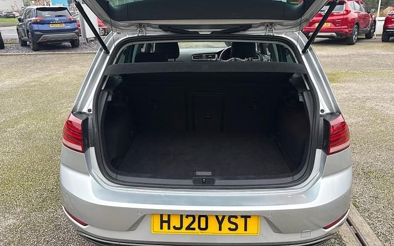 Used VW Golf VII Match 150 HP (110 kW) 2019 Silver Hatchback