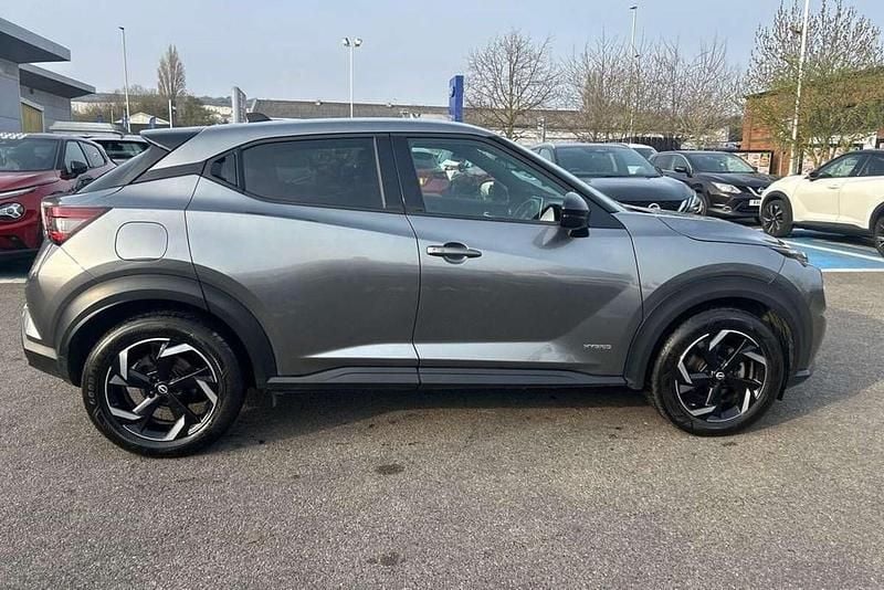 Used Nissan Juke N-Connecta 143 HP (105 kW) 2023 Grey SUV