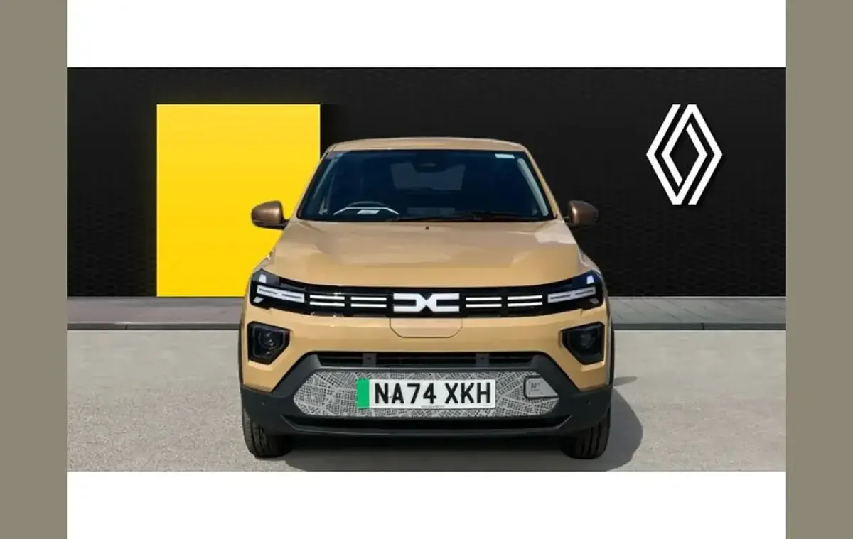 Used Dacia Spring Extreme 47 kW (65 HP) 2024 Beige Hatchback