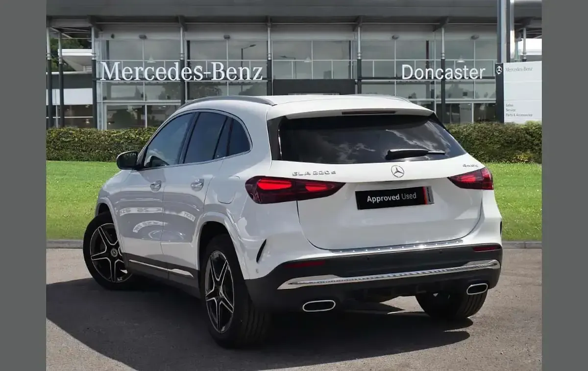 Used Mercedes GLA220 Executive 187 HP (137 kW) 2026 White SUV