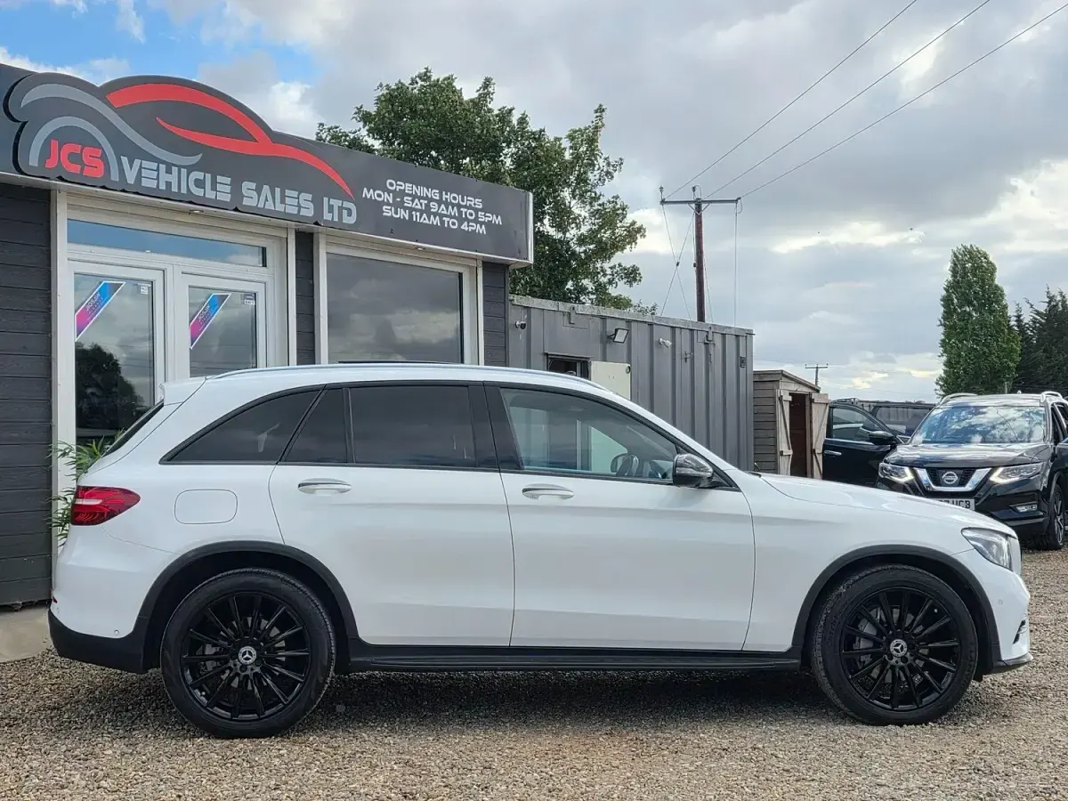 Used Mercedes GLC220 AMG line 2018 White SUV