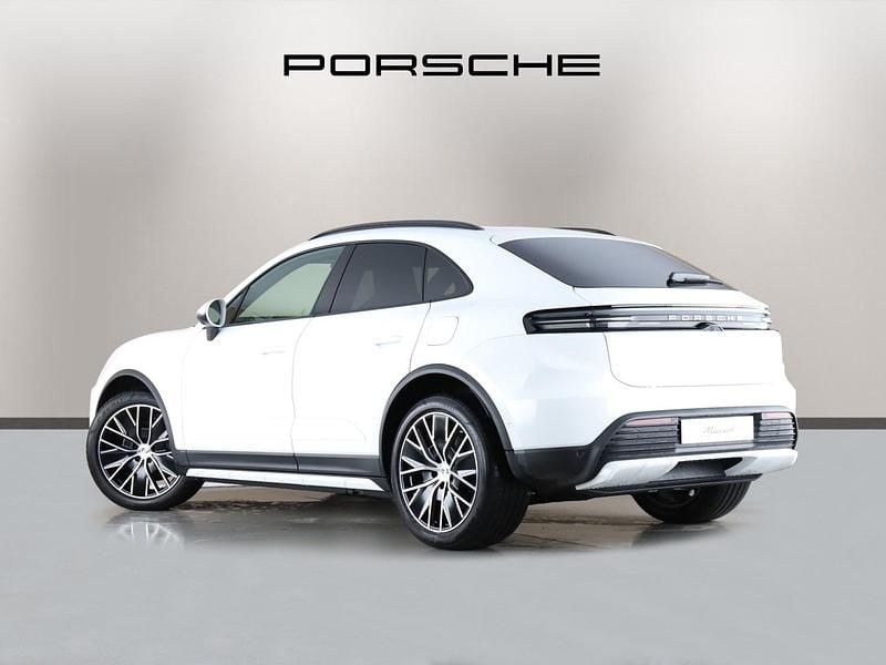 White Used 2025 Porsche Macan SUV | £68,900 (Good price) - Image 1/4