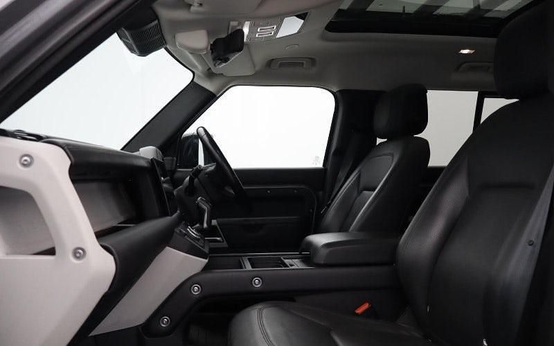 Used Land Rover Defender HSE 300 HP (220 kW) 2024 SUV