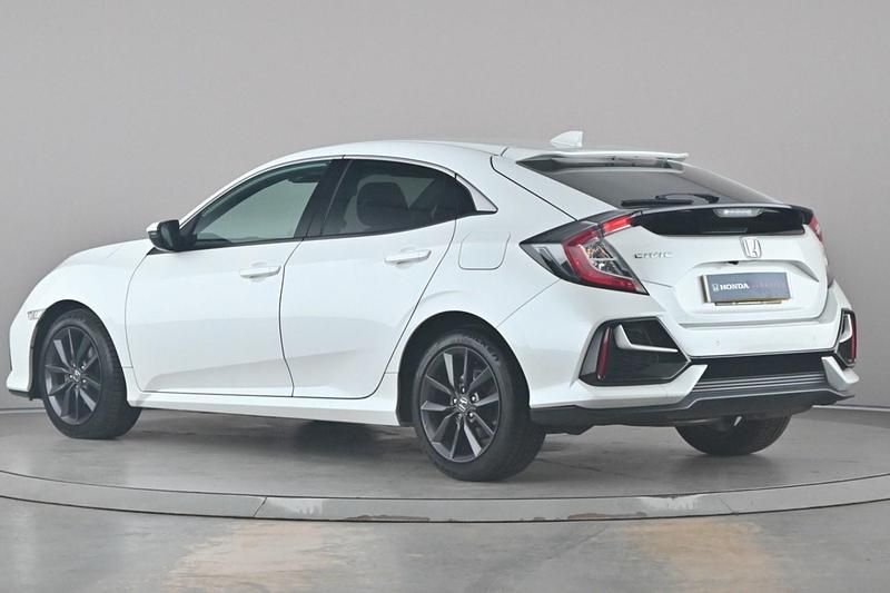 Begagnad Honda Civic SR 126 HK (92 kW) 2022 Vit Halvkombi