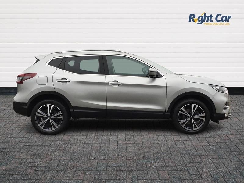 Used Nissan Qashqai N-Connecta 140 HP (102 kW) 2020 Silver SUV