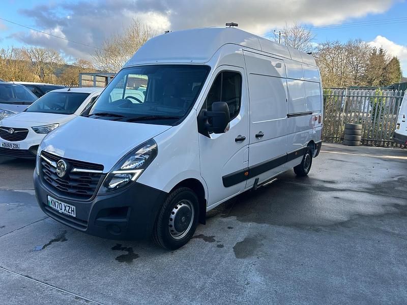 White Used 2020 Vauxhall Movano Edition MPV | £11,950 (Fair price) - Image 1/4