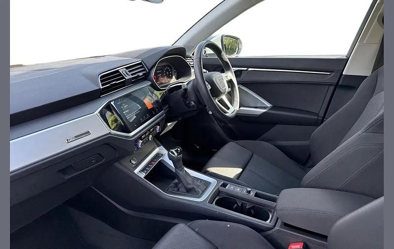 Used Audi Q3 Sport 150 HP (110 kW) 2022 White SUV