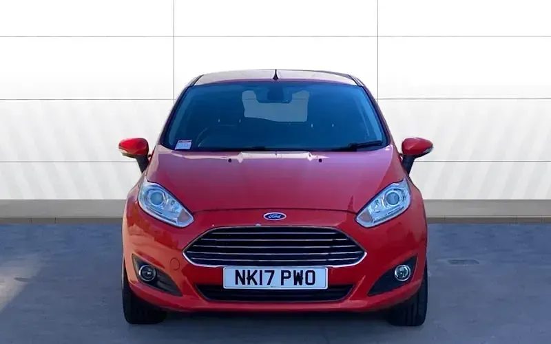 Used Ford Fiesta Titanium 75 HP (55 kW) 2017 Red Hatchback