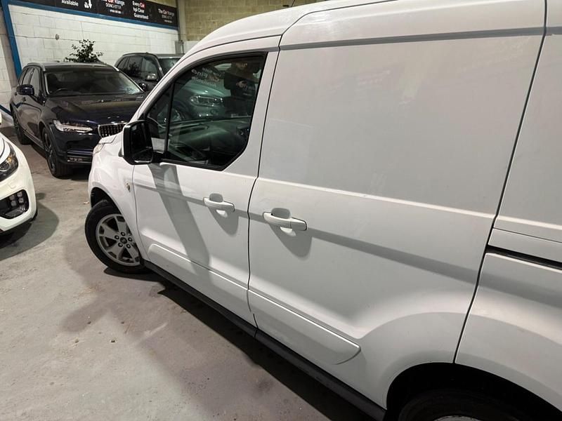 Used Ford Transit Connect Limited 120 HP (88 kW) 2017 White MPV