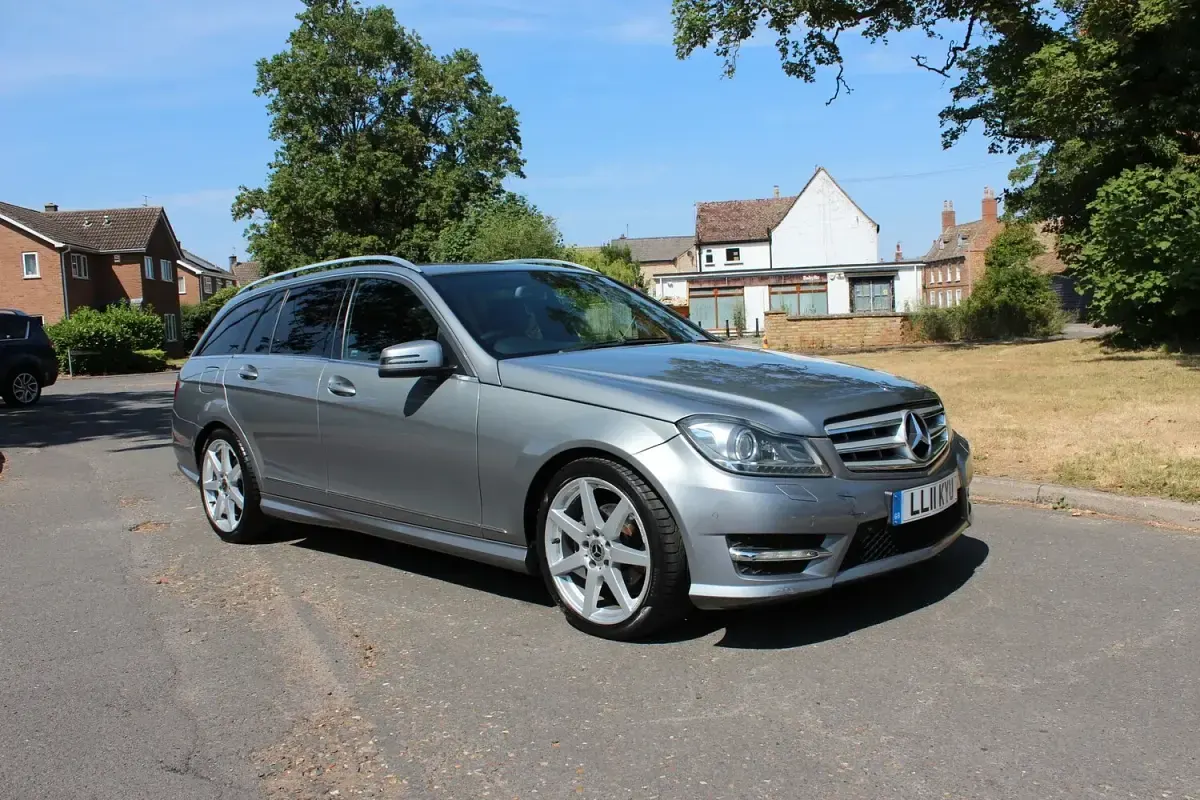 Used Mercedes C220 2011 Silver Estate