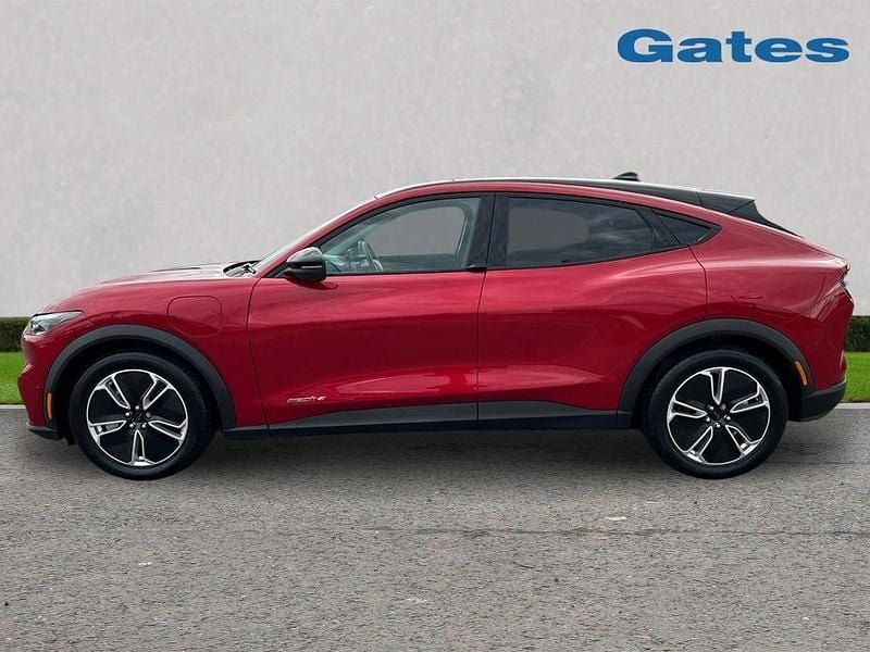 Used Ford Mustang Select 268 HP (197 kW) 2025 Red Hatchback