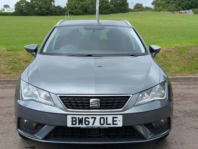 Used Seat Leon SE Dynamic 115 HP (84 kW) 2018 Grey Estate
