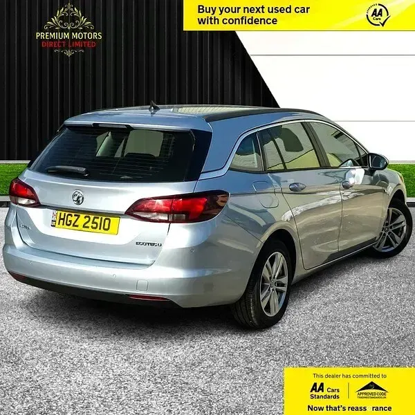 Used Vauxhall Astra 110 HP (80 kW) 2017 Silver Estate