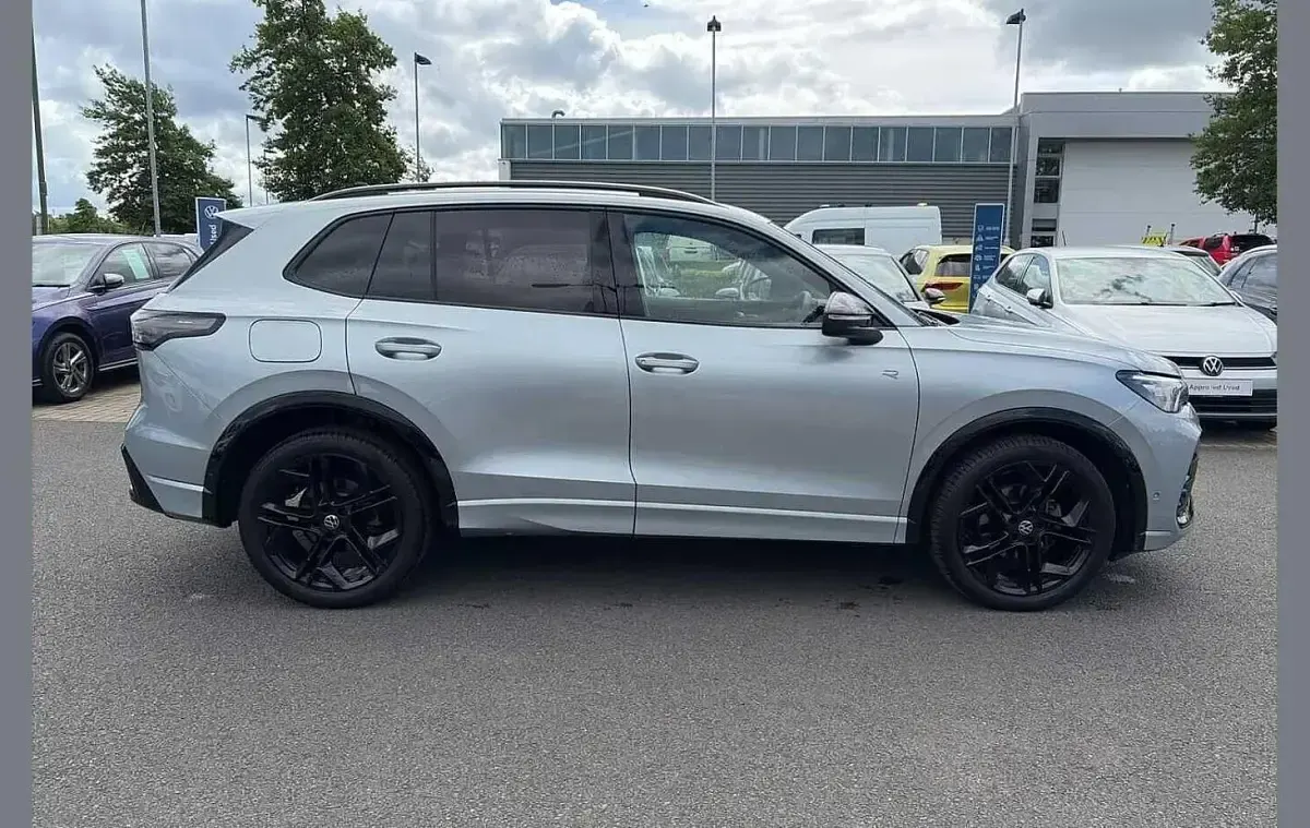 Used VW Tiguan R-line 147 HP (108 kW) 2025 Silver SUV