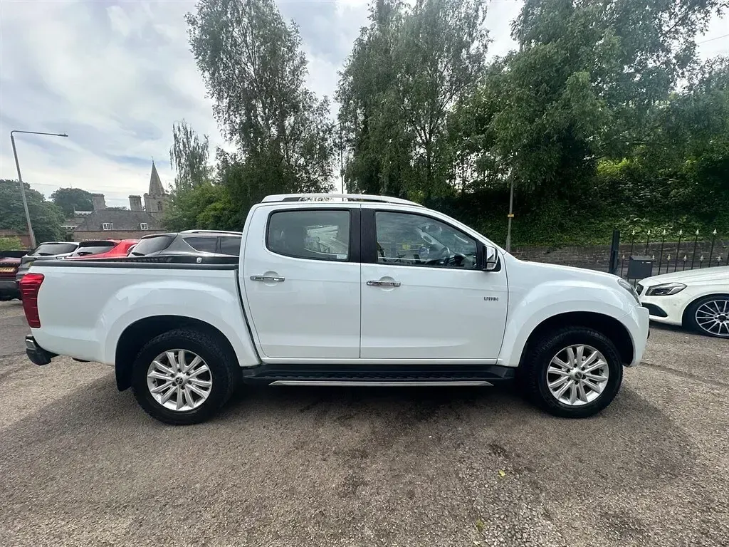 Used Isuzu D-Max 2020 White Pickup