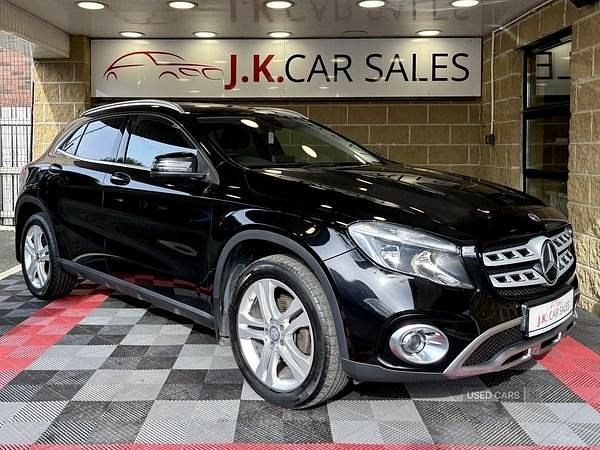 Black Used 2017 Mercedes GLA220 SUV | £11,995 (Fair price) - Image 1/4