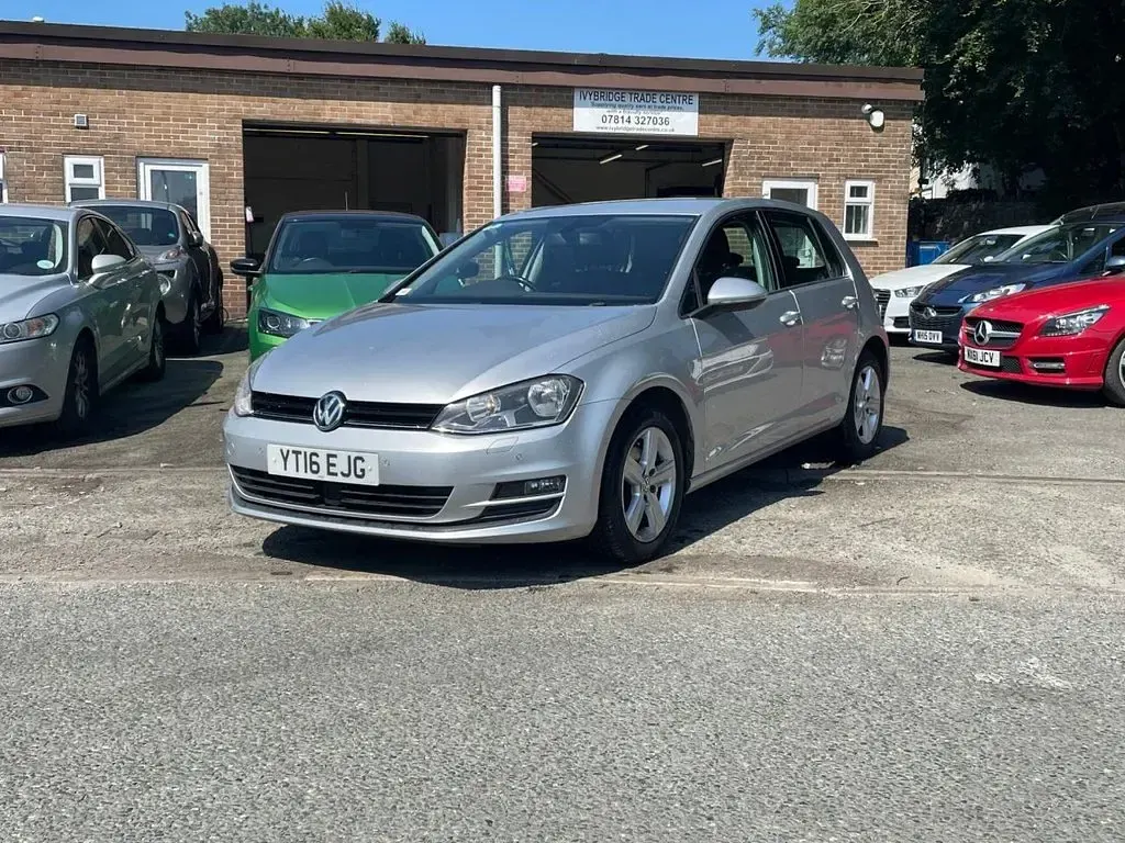 Used VW Golf VII Edition 125 HP (91 kW) 2016 Silver Hatchback