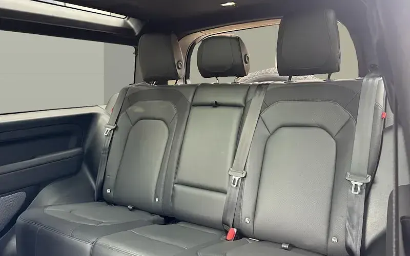 Gebraucht Land Rover Defender HSE Dynamic 249 PS (183 kW) 2024 Grau SUV