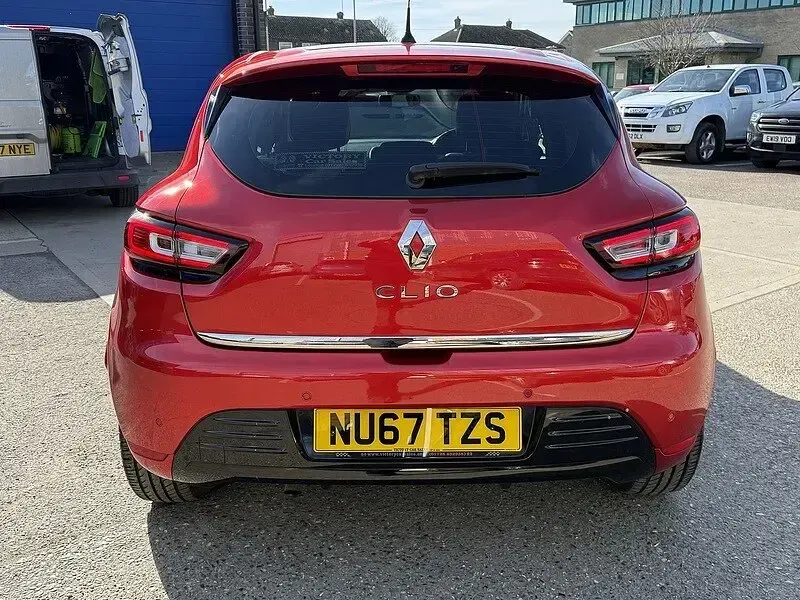 Used Renault Clio Dynamique 2018 Red Hatchback