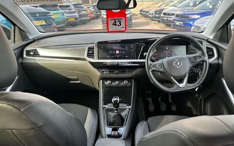 Second-hand Vauxhall Grandland X GS Line 131 CP (96 kW) 2022 Roșu SUV