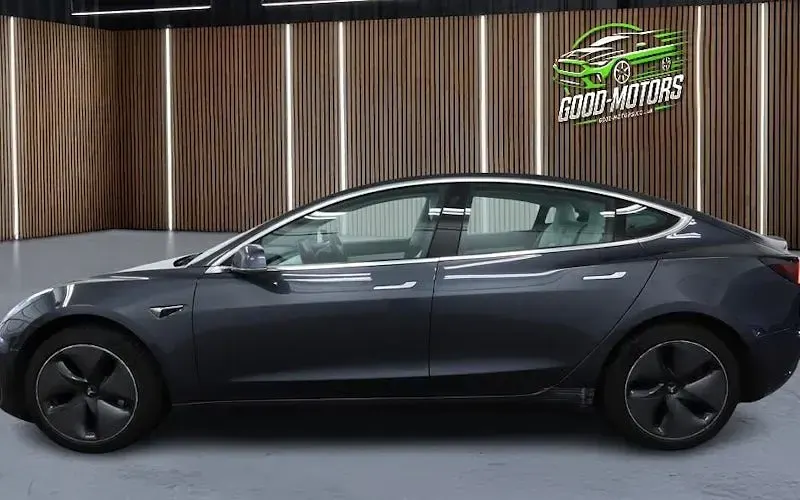 Used Tesla Model 3 Standard Range 180 kW (245 HP) 2019 Grey Sedan