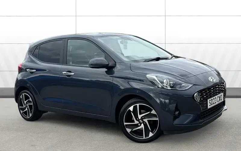 Used Hyundai i10 Premium 67 HP (49 kW) 2023 Hatchback