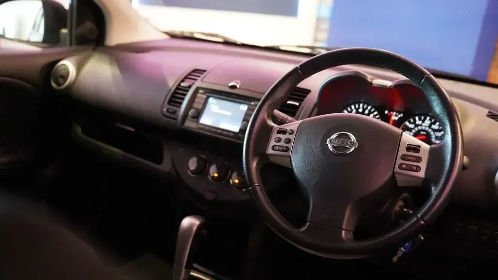 Used Nissan Note N-TEC 110 HP (80 kW) 2013 Blue Hatchback