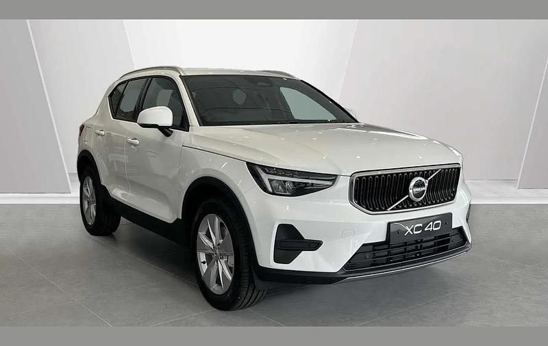 Used Volvo XC40 Core 161 HP (118 kW) 2025 White SUV