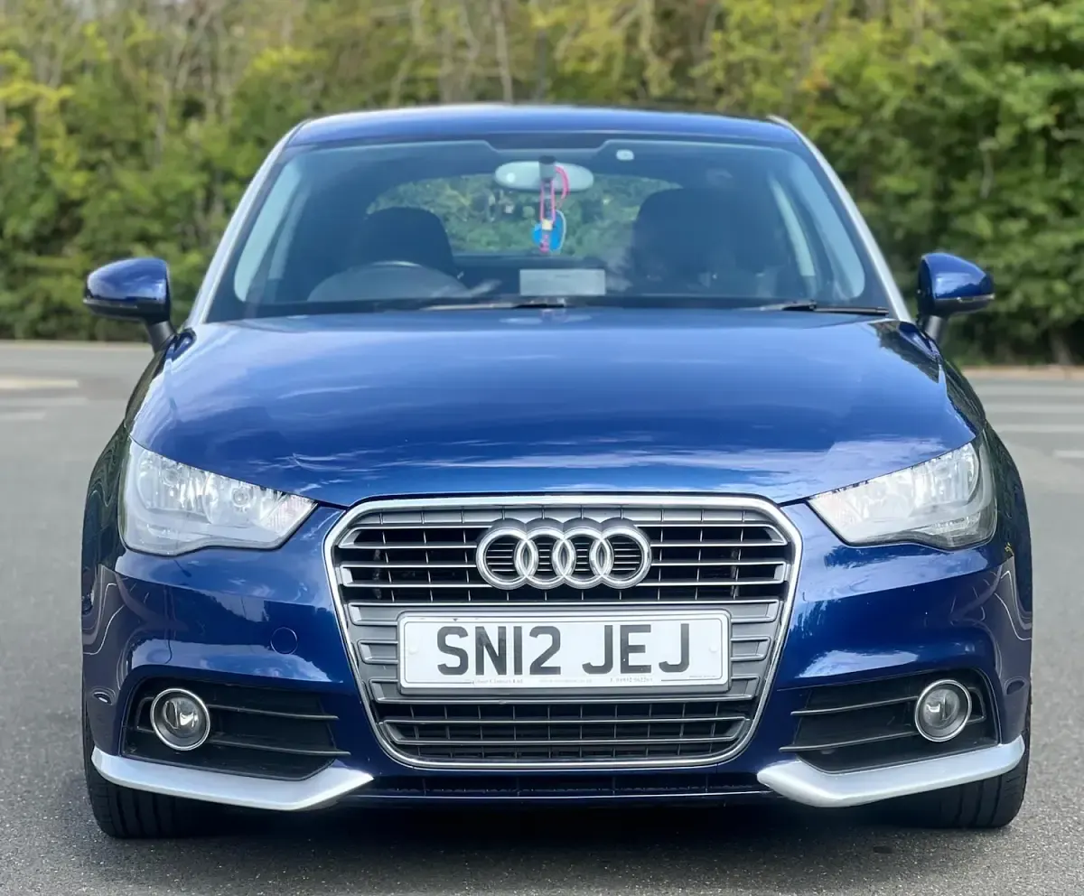 Used Audi A1 Design 105 HP (77 kW) 2012 Blue Hatchback