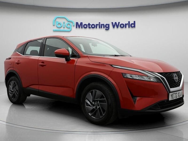 Red Used 2022 Nissan Qashqai Acenta Premium SUV | £14,700 (Super price) - Image 1/4